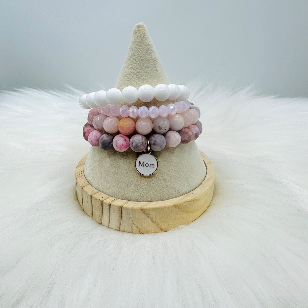 “Mom” Arm Candy Beaded Bracelet - Picture 4 of 7